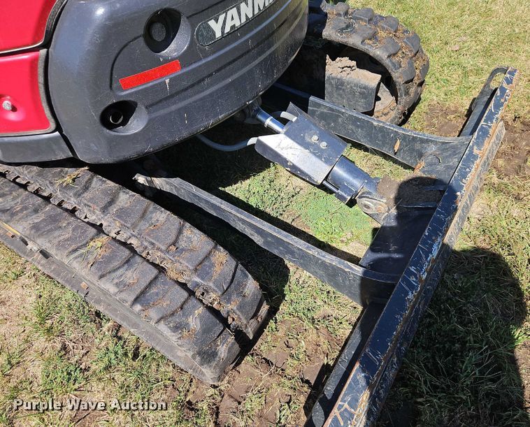 image for item EB8327 2022 Yanmar VIO25-6B mini excavator