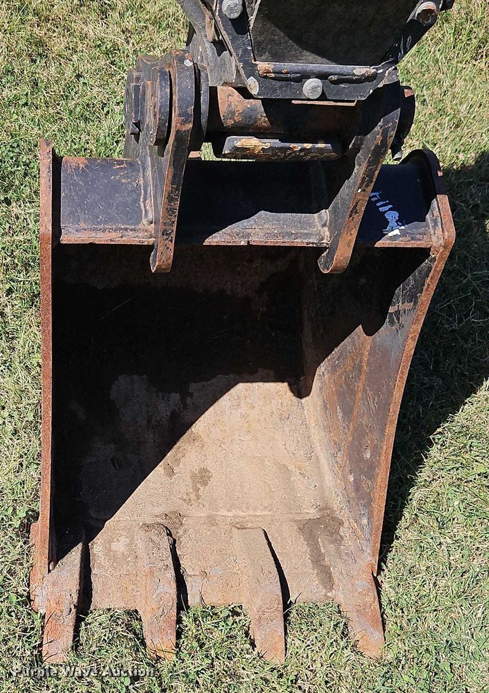 image for item EB8327 2022 Yanmar VIO25-6B mini excavator