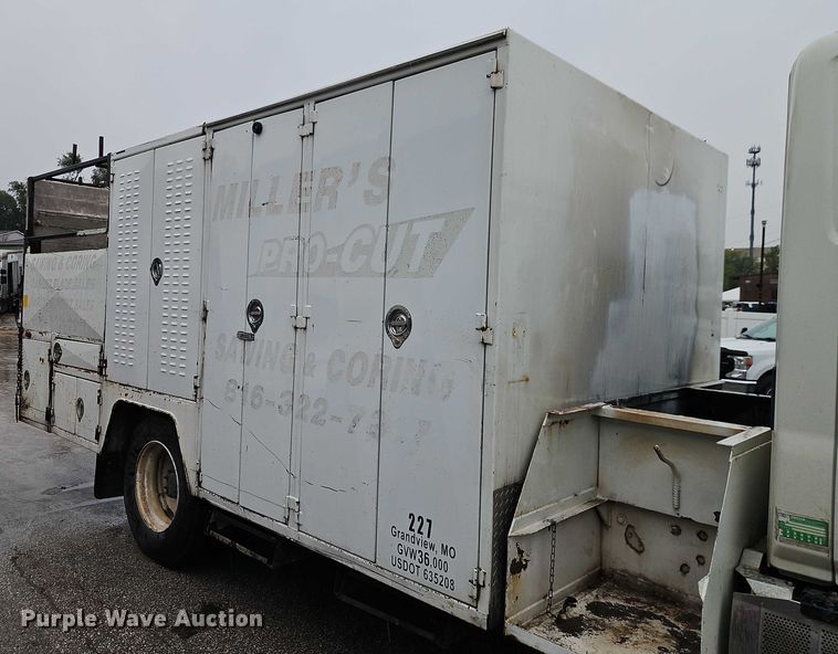 image for item EB8334 2011 Hino 338 utility / service truck