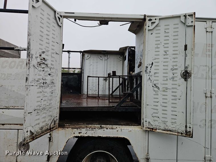 image for item EB8334 2011 Hino 338 utility / service truck