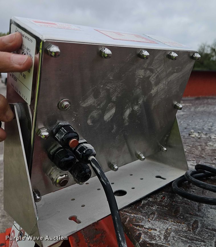 image for item EB8335 1998 Thurman Scale 8140 truck scale