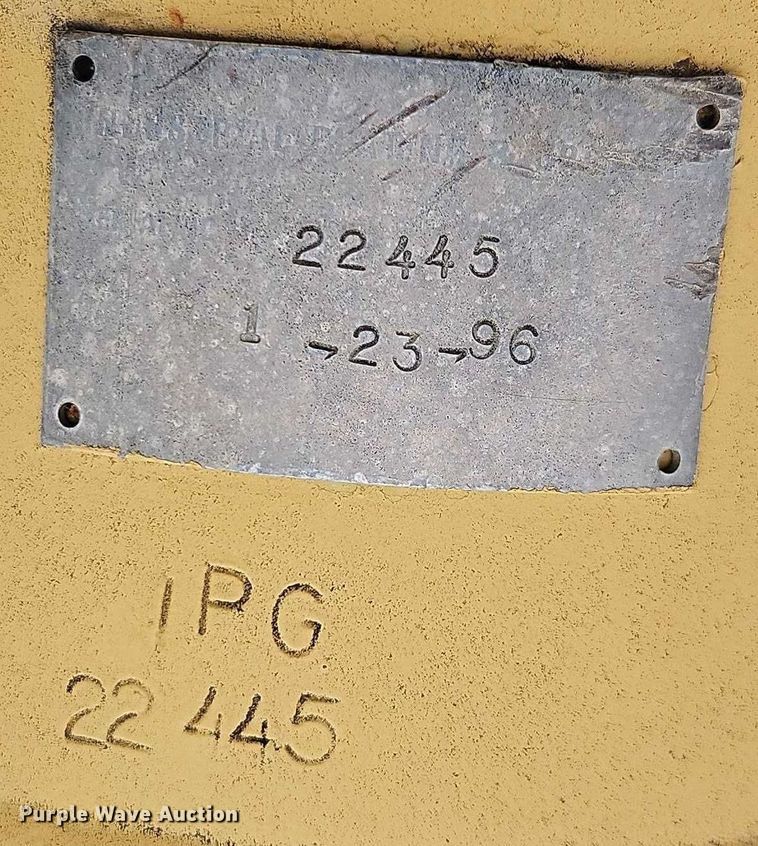 image for item EB8336 1974 Caterpillar 16G motor grader