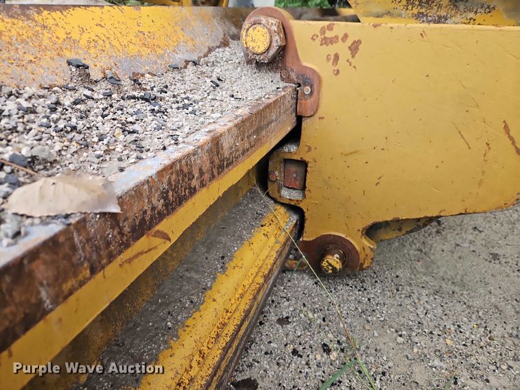 image for item EB8336 1974 Caterpillar 16G motor grader