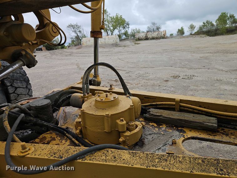 image for item EB8336 1974 Caterpillar 16G motor grader