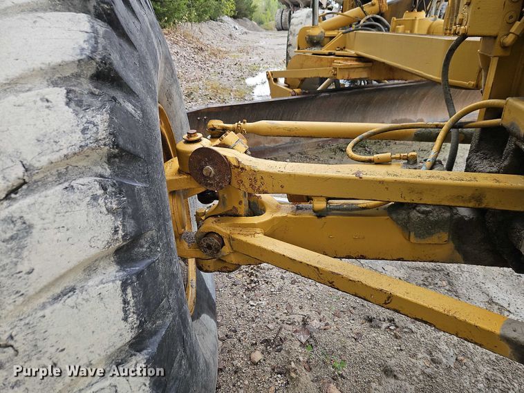 image for item EB8336 1974 Caterpillar 16G motor grader