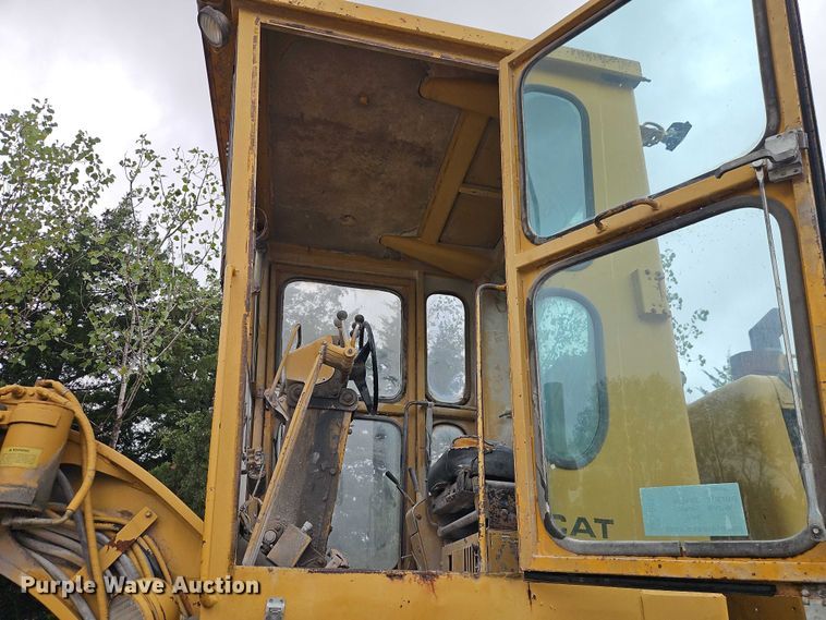 image for item EB8336 1974 Caterpillar 16G motor grader