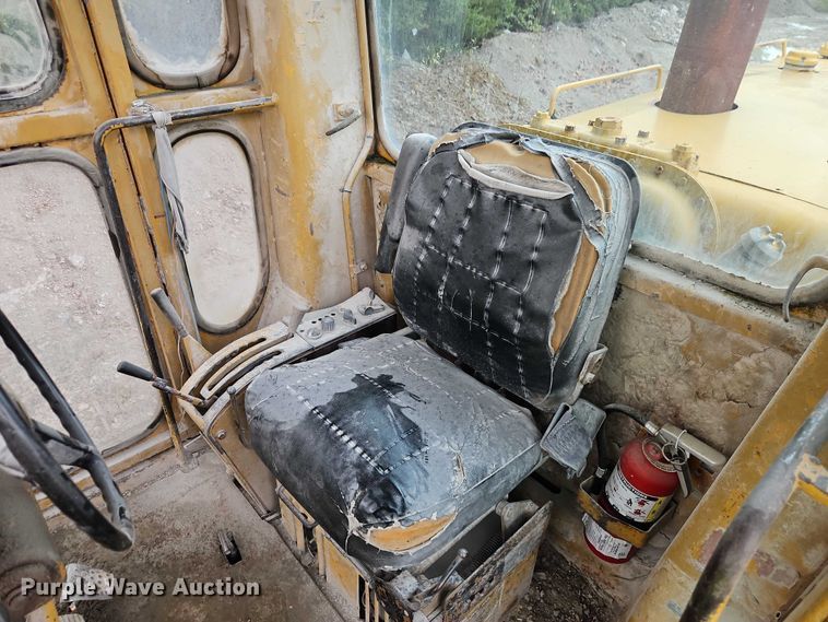 image for item EB8336 1974 Caterpillar 16G motor grader