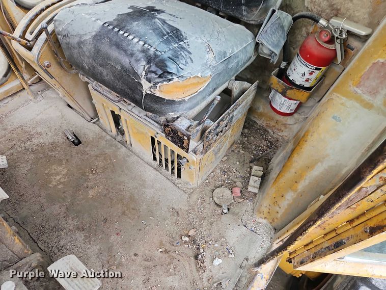 image for item EB8336 1974 Caterpillar 16G motor grader