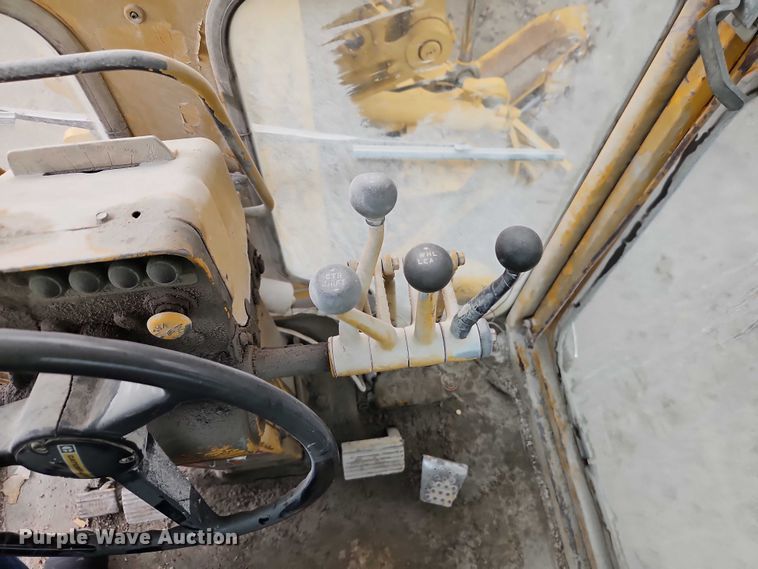 image for item EB8336 1974 Caterpillar 16G motor grader