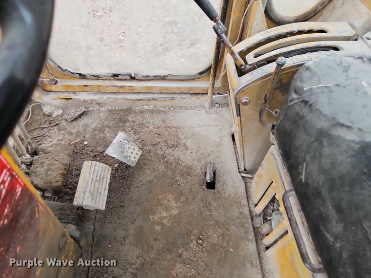 image for item EB8336 1974 Caterpillar 16G motor grader