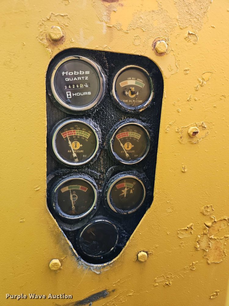 image for item EB8336 1974 Caterpillar 16G motor grader