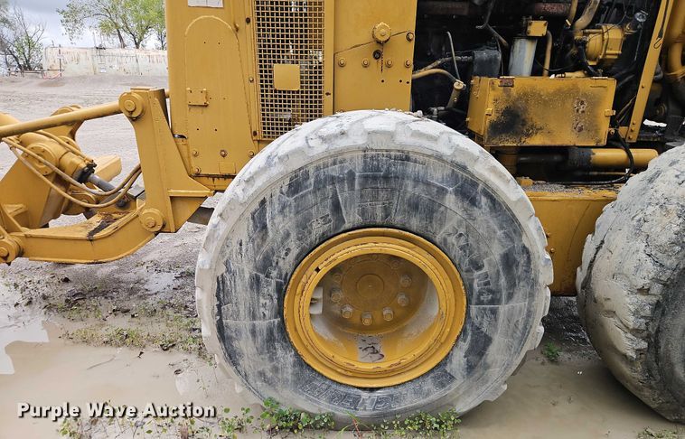 image for item EB8336 1974 Caterpillar 16G motor grader