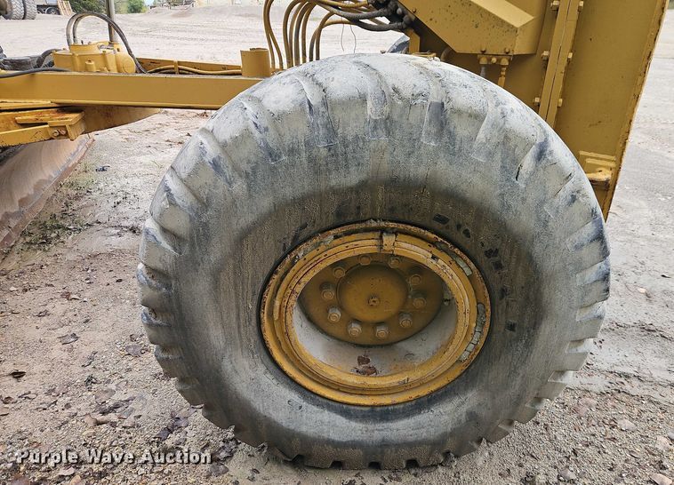 image for item EB8336 1974 Caterpillar 16G motor grader