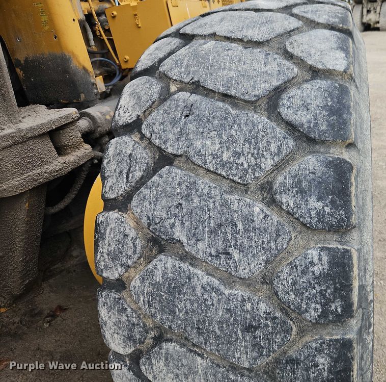 image for item EB8336 1974 Caterpillar 16G motor grader