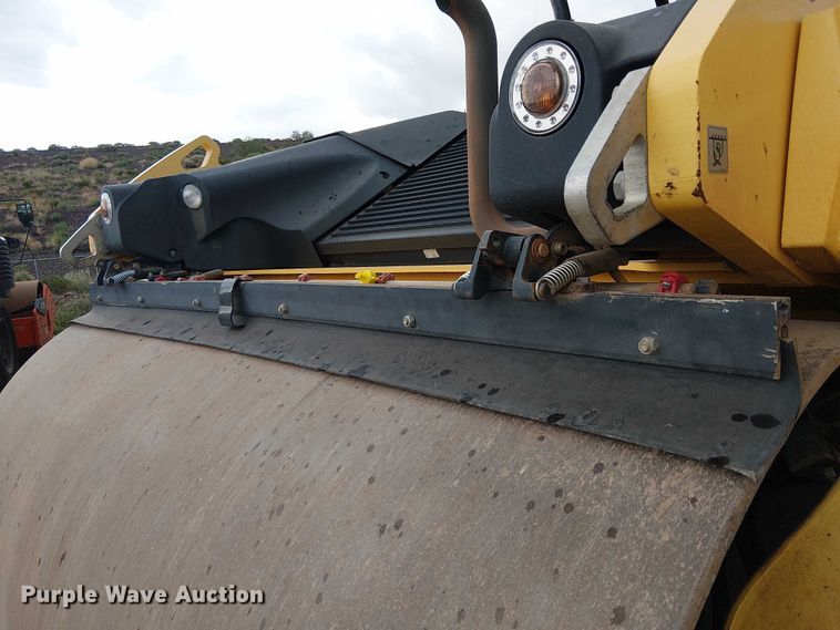 image for item EC1194 2016 Bomag BW206 AD-5 double drum vibratory roller