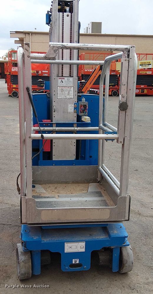 image for item EC1195 2016 Genie GR-20 vertical lift