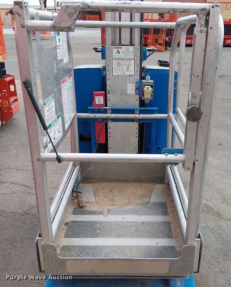 image for item EC1195 2016 Genie GR-20 vertical lift