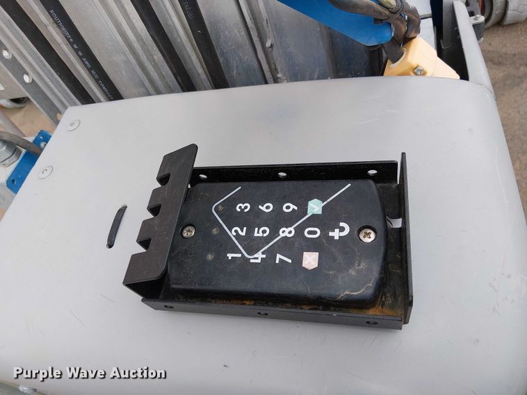 image for item EC1195 2016 Genie GR-20 vertical lift