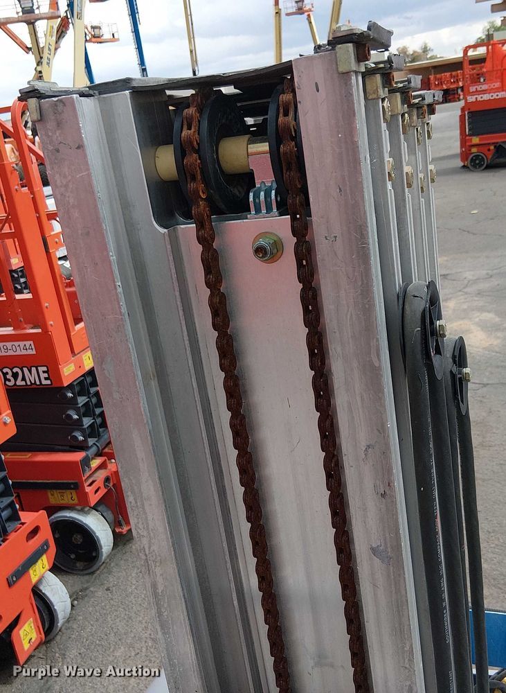 image for item EC1195 2016 Genie GR-20 vertical lift