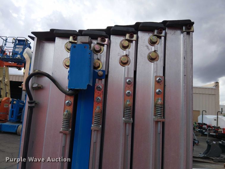 image for item EC1195 2016 Genie GR-20 vertical lift