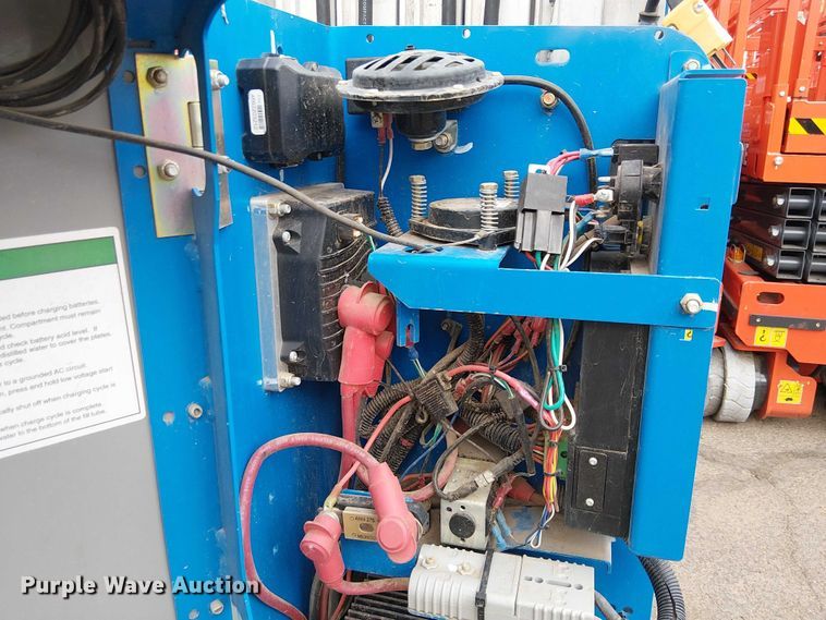 image for item EC1195 2016 Genie GR-20 vertical lift