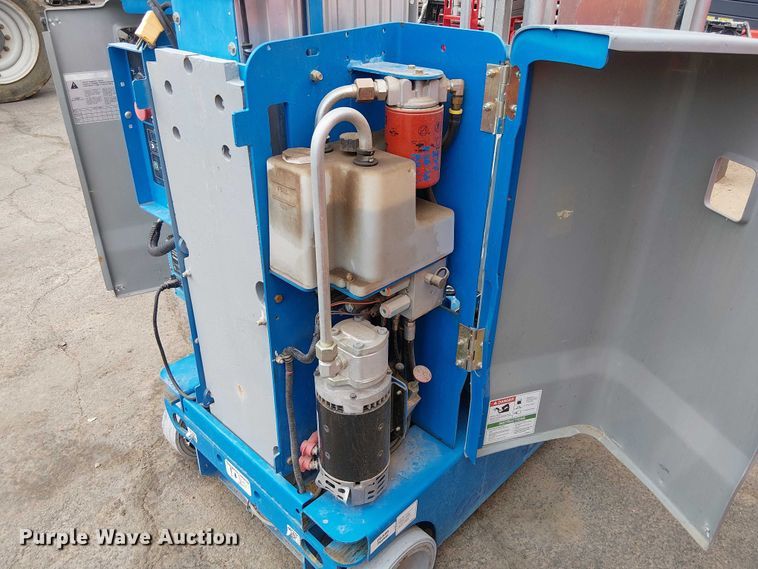 image for item EC1195 2016 Genie GR-20 vertical lift