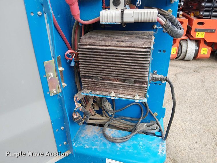 image for item EC1195 2016 Genie GR-20 vertical lift