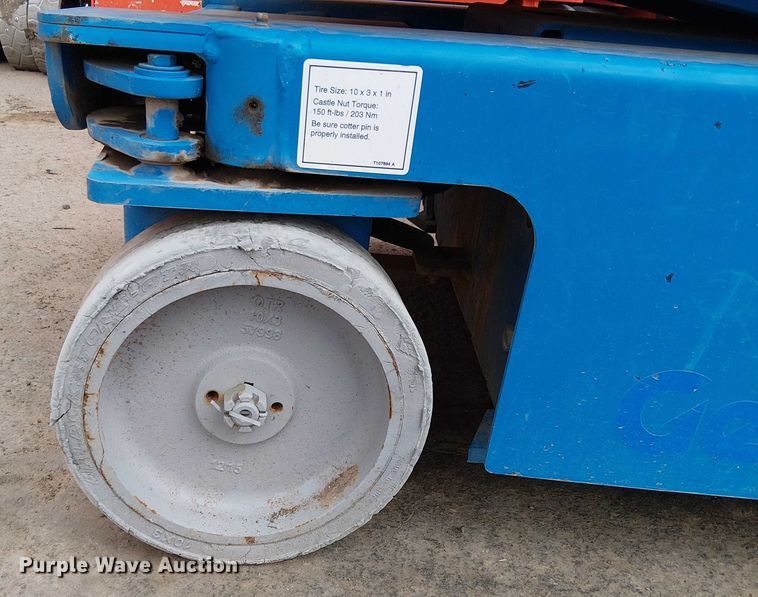 image for item EC1195 2016 Genie GR-20 vertical lift