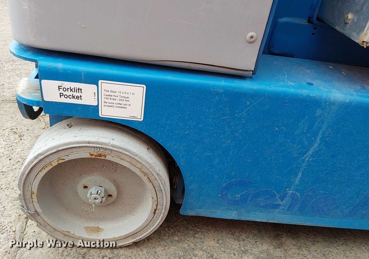 image for item EC1195 2016 Genie GR-20 vertical lift