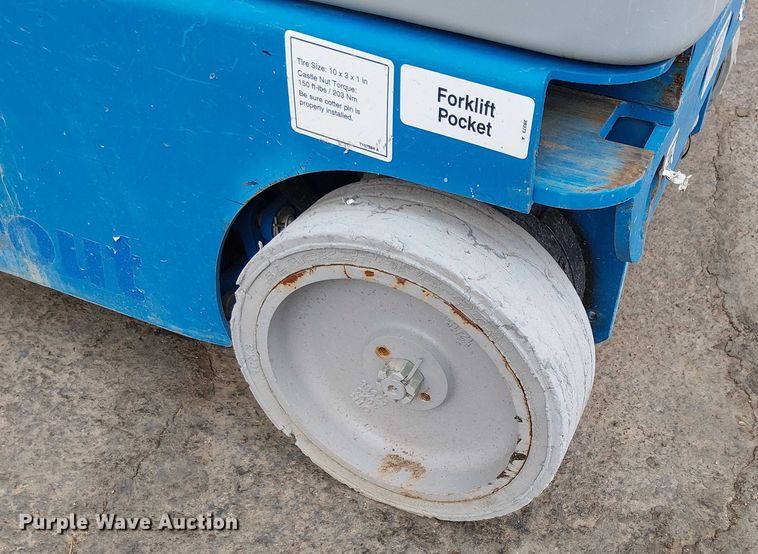 image for item EC1195 2016 Genie GR-20 vertical lift