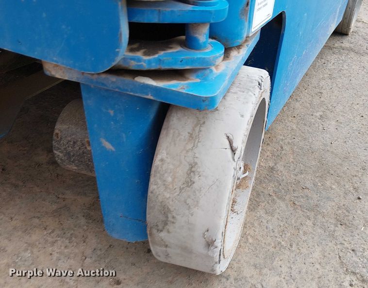 image for item EC1195 2016 Genie GR-20 vertical lift