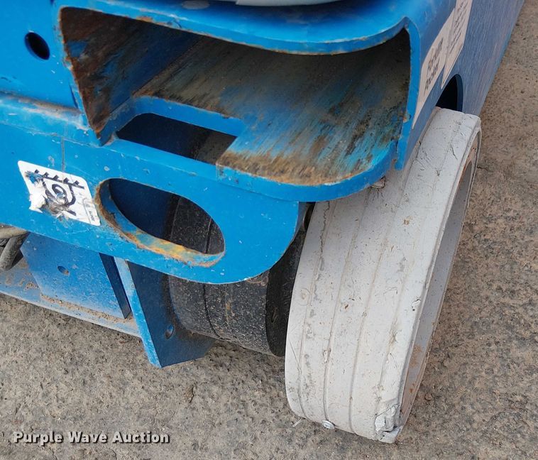 image for item EC1195 2016 Genie GR-20 vertical lift