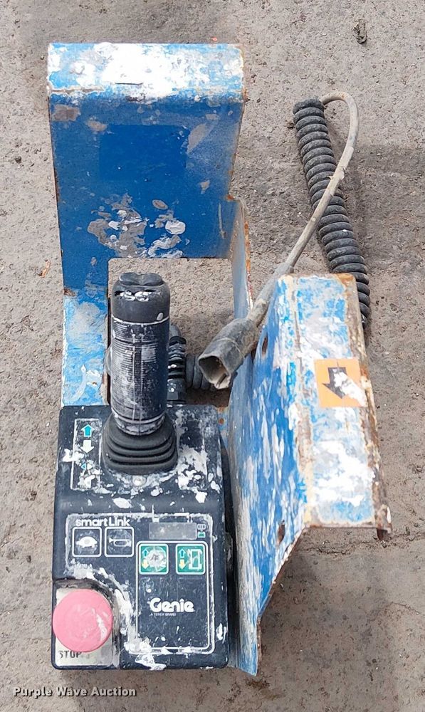 image for item EC1195 2016 Genie GR-20 vertical lift