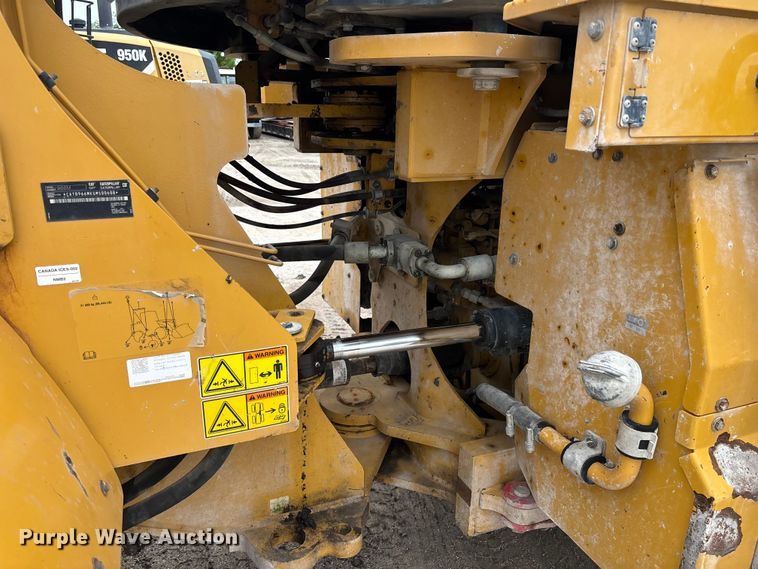image for item EC3775 2019 Caterpillar 966M wheel loader