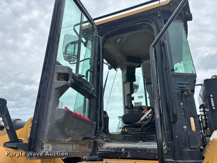 image for item EC3775 2019 Caterpillar 966M wheel loader