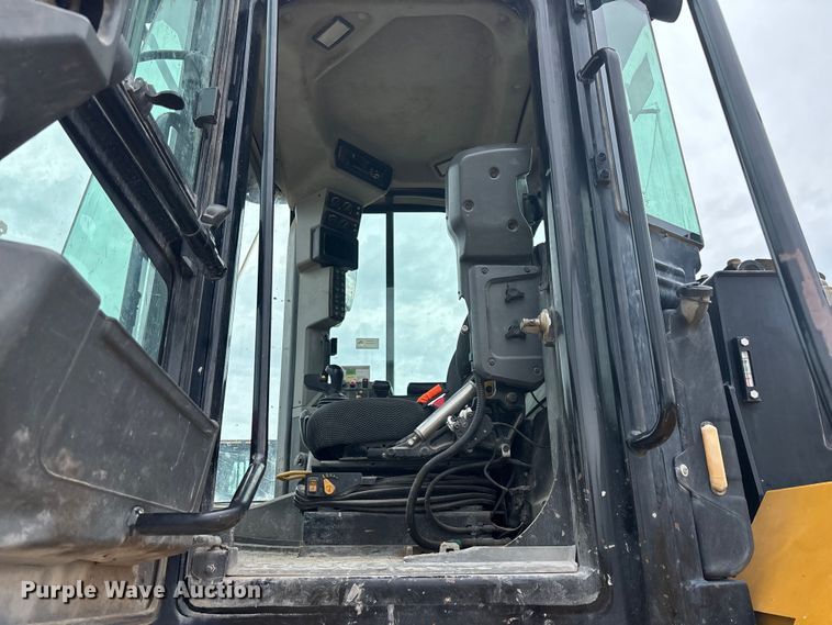image for item EC3775 2019 Caterpillar 966M wheel loader