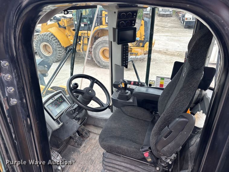 image for item EC3776 2019 Caterpillar 950M wheel loader