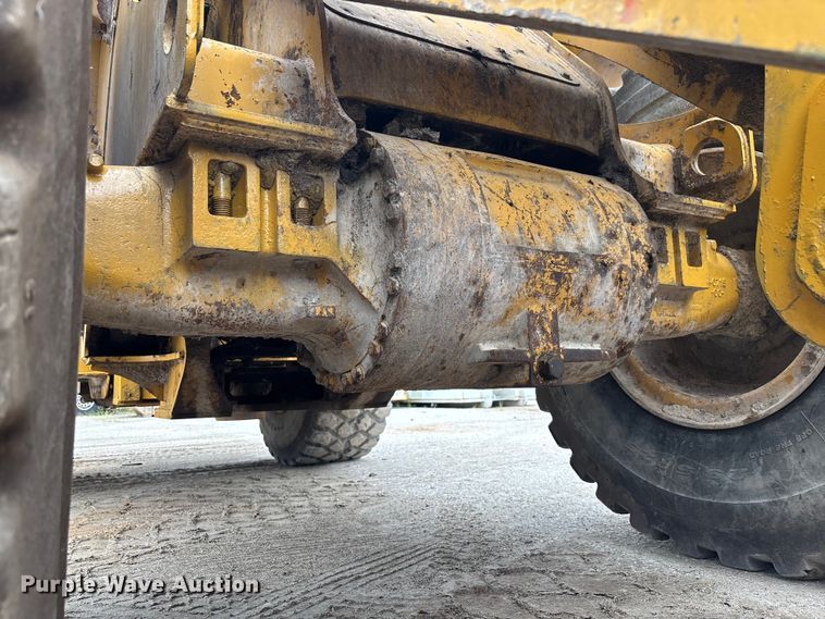 image for item EC3777 2013 Caterpillar 950K wheel loader