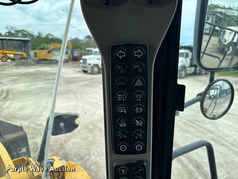 image for item EC3777 2013 Caterpillar 950K wheel loader