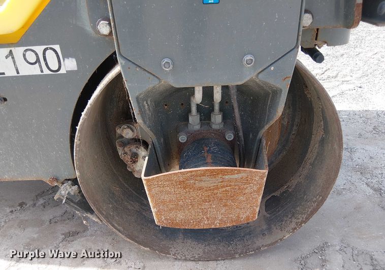 image for item EC3827 2018 Wacker Neuson RD12A double drum vibratory roller