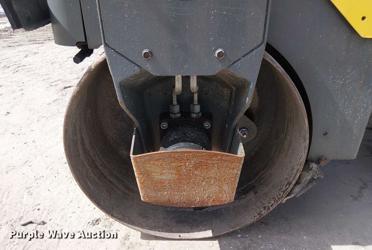 image for item EC3827 2018 Wacker Neuson RD12A double drum vibratory roller