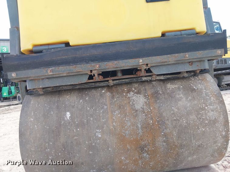image for item EC3827 2018 Wacker Neuson RD12A double drum vibratory roller
