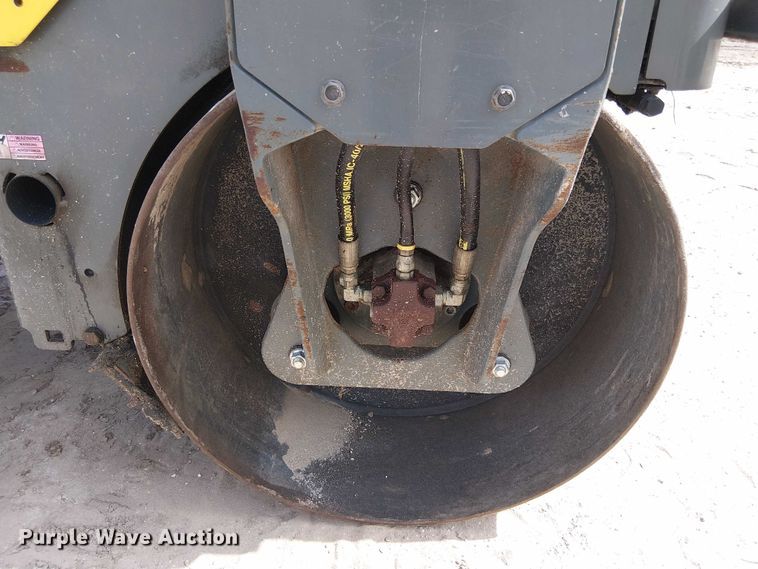 image for item EC3827 2018 Wacker Neuson RD12A double drum vibratory roller