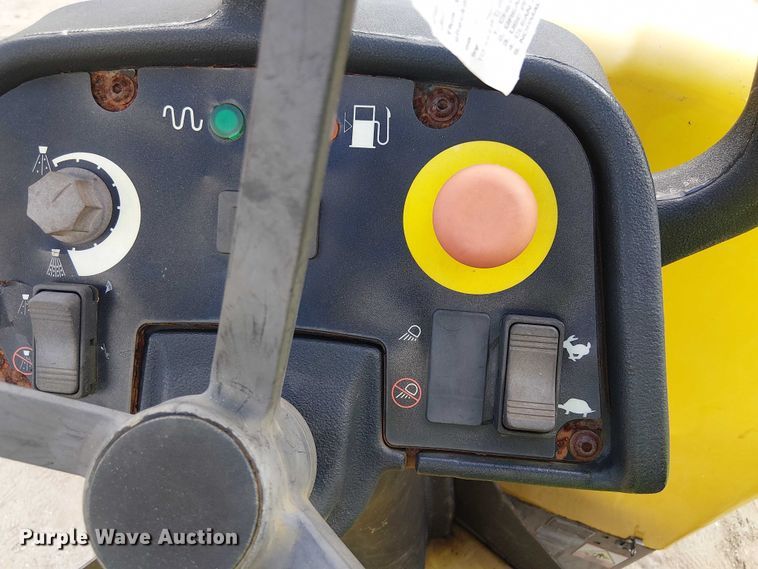 image for item EC3827 2018 Wacker Neuson RD12A double drum vibratory roller