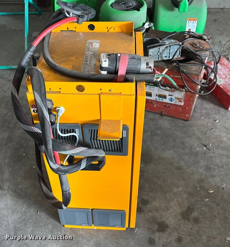 image for item EC3829 2022 JCB JCB18 forklift charger