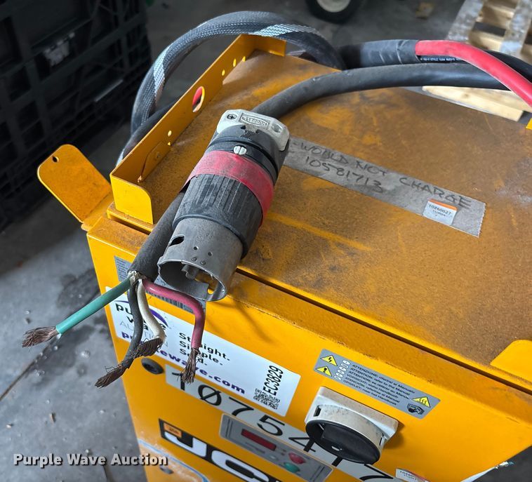 image for item EC3829 2022 JCB JCB18 forklift charger