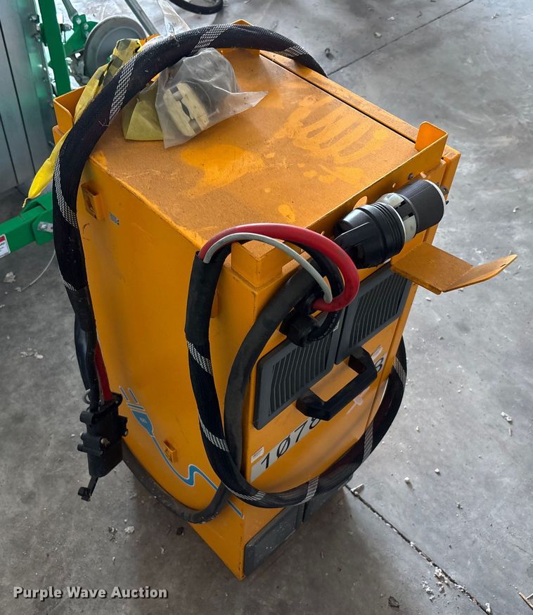 image for item EC3831 2022 JCB JCB18 forklift charger