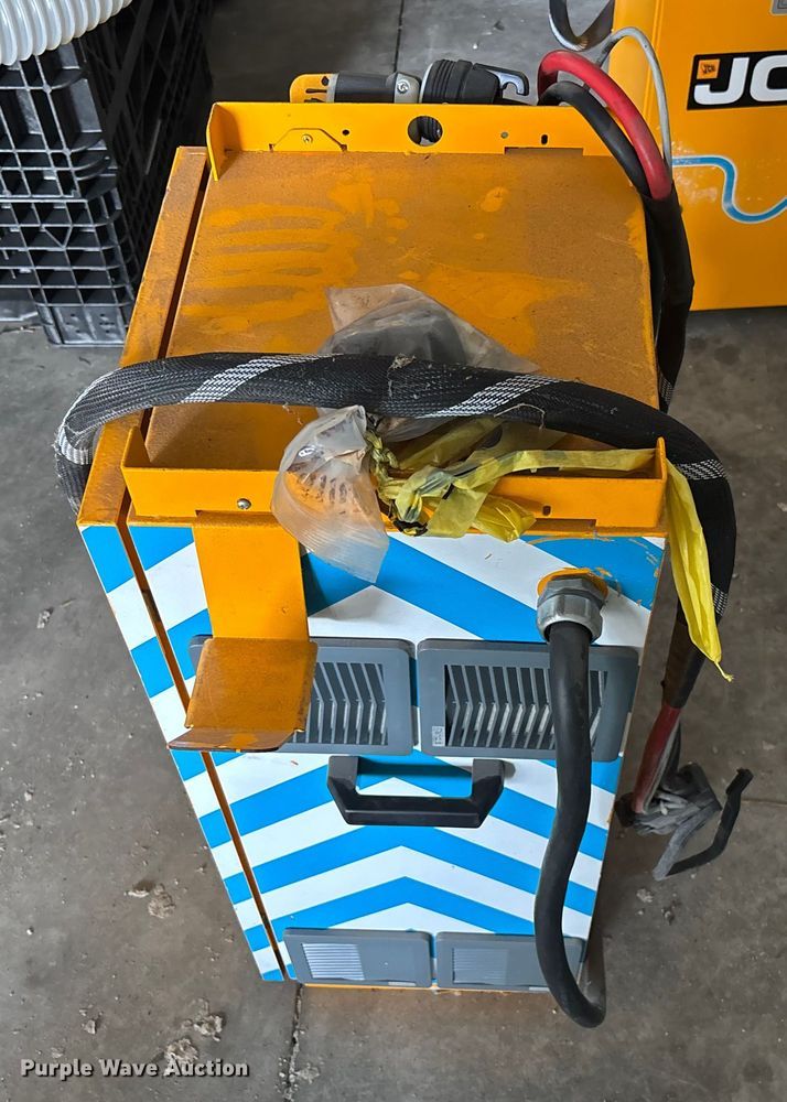 image for item EC3831 2022 JCB JCB18 forklift charger