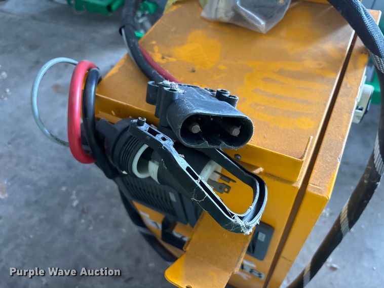 image for item EC3831 2022 JCB JCB18 forklift charger