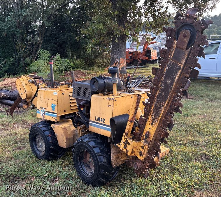 image for item EC3844 2005 Vermeer LM42 trencher